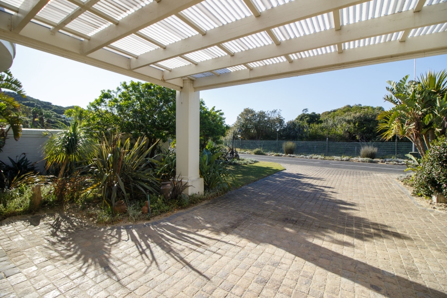 6 Bedroom Property for Sale in Royal Alfred Marina Eastern Cape